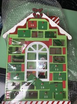 Advent Calendar Christmas Wooden House with 25 pull out drawers VGC - $638.39 MXN