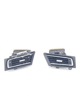 Pair Of Outer Vents Has A Small Crack OEM 2009 BMW 750LI - $33.69