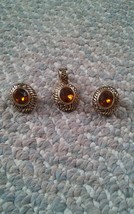 005 Vintage Amber Orange Earring &amp; Pendant Set - $279.41 MXN