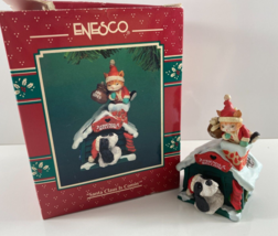 Enesco Santa Claus is Comin Ornament Dog House Cat Welcome Friends 1994 - £15.47 GBP