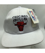 Vintage Chicago Bulls White Strap back Hat  NBA Basketball Jordan - €33,39 EUR