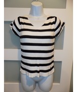 TOMMY HILFIGER BLACK/WHITE/GOLD STRIPED V-NECK SS SWEATER SIZE M WOMEN&#39;S - $336.30 MXN