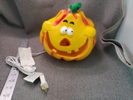 Vintage Halloween Jack-O-Lantern Pumpkin Wacky Funny Face Hard Plastic New w Tag - £20.11 GBP