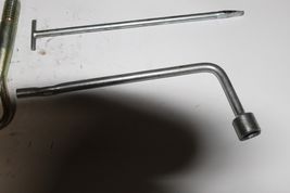 2006-2008 INFINITI FX35 EMERGENCY CAR JACK W/ TOOLS K7359 image 9
