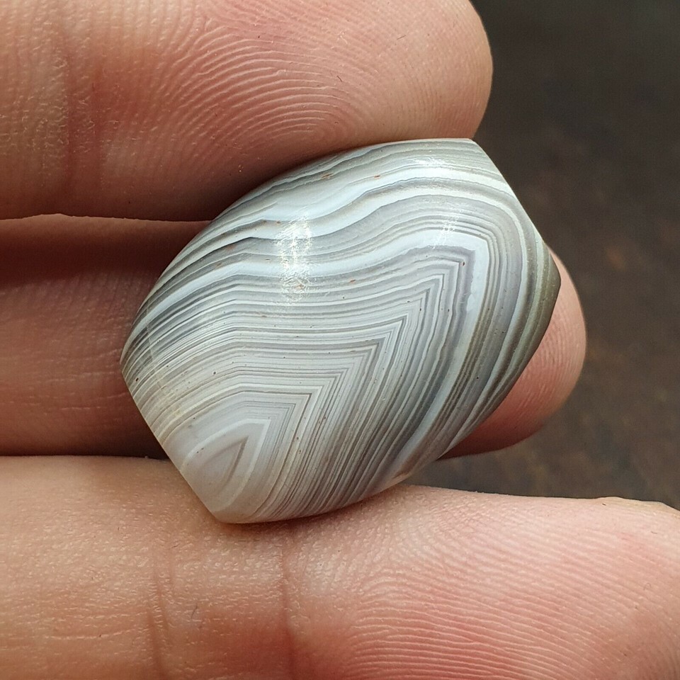 Ancienne perle d&#39;agate grise tibétaine : une gemme rare du passé 24,8 x ... - $74.45
