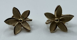 Vintage Crown Trifari Gold-Tone Rose Flower Clip-On Earrings - £13.81 GBP