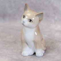 Tan and White Kitten Chiisai Bin Cordial Figurine Porcelain  Vintage - $11.75