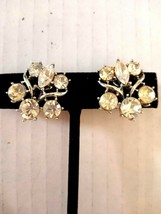 Vintage Silver Tone Coro Rhinestone Flower Clip On Earrings Signed - £13.10 GBP