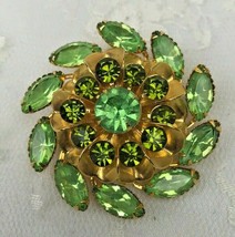 Gorgeous Green Floral Brooch 2” in Diameter - £16.51 GBP