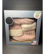 Wayland Square Women’s Slipper Bootie pink Sherpa Size Small (7-8) - $372.57 MXN