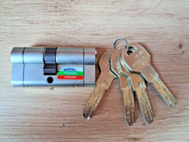 NEU!!!!!  METALL X6JM / Hochsicherheitszylinderschloss mit Magnetstift - €48,72 EUR