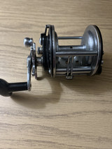 PFLUEGER BOND NO. 2000 LEVEL WIND REEL - $403.36 MXN