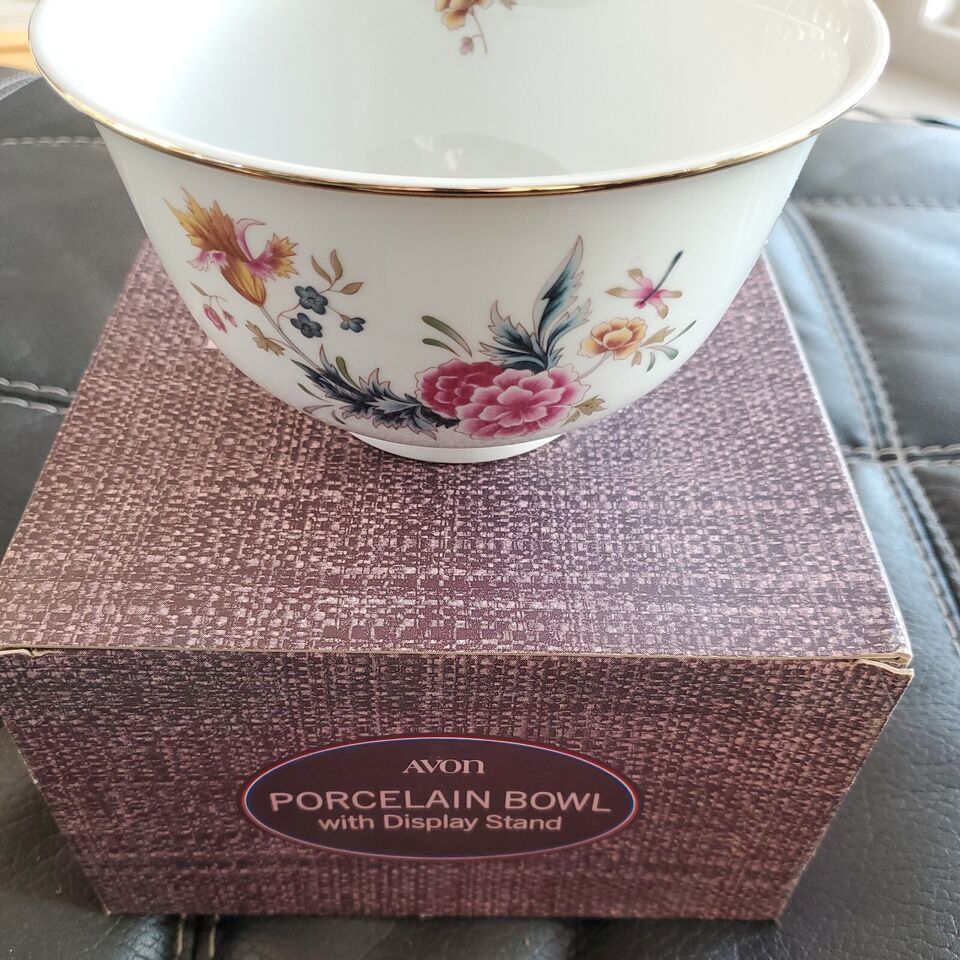 LENOX HEIRLOOM COLLECTION ROUND BOX Lenox, Heirloom Box