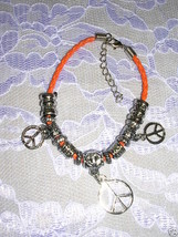 NEW HOT ORANGE COLOR BEADED HIPPIE MULTI PEACE SIGN CHARM BRACELET 7&quot; - ... - €4,27 EUR