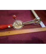 Vintage Kitchen Hand Mixer [TOL10287] - $75.37 CAD