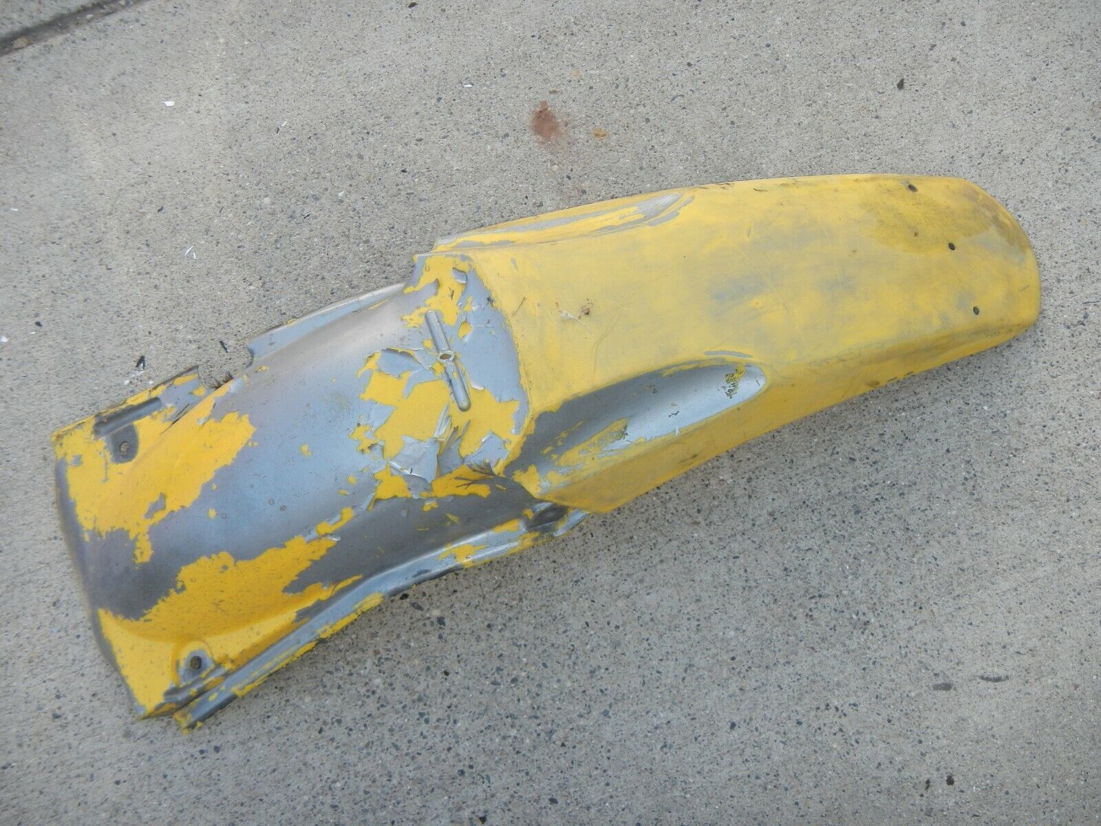 Rear fender mud guard 2000 Suzuki RM125 RM125 - $15.04