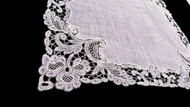 1920s Fine Antique White Linen Handkerchief Intricate Handmade Needle Lace Borde - £22.57 GBP