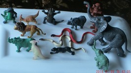 13 miniature Toy Plastic WILD Animals Elephant, Black Panther LION Rhino... - $247.08 MXN