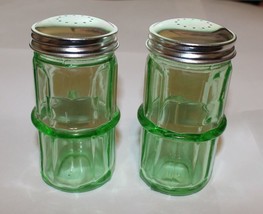 New Emerald Green Hoosier Style Salt and Pepper Shakers Spice Depression... - $16.00