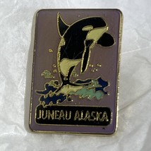 Juneau Alaska Orca Whale City State Souvenir Enamel Lapel Hat Pin Pinback - £5.44 GBP