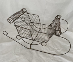 Vtg Primitive Wire Metal Christmas Holiday Sleigh Basket Pot Planter Crafts - $24.73