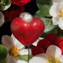 Art Glass Bud Vase Heart Shaped Paperweight Hand Blown Red Vase Gold Accent - £22.42 GBP