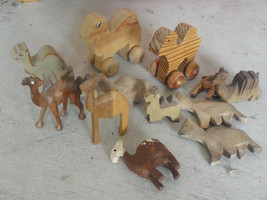 Large Lot of Vintage Miscellaneous Wood Camel Figurines - £20.57 GBP