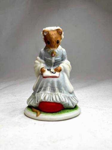 Primary image for Elizabeth Woodmouse Family Mouse Figurine Franklin Mint Vintage 1985 fp