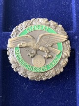 1991 Vintage Bronze Commemorative Pin For Winner In Shooting Fair Graz A... - $151.34 MXN
