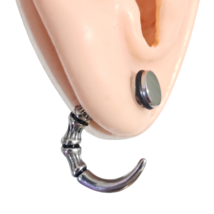 Fake Tunnel Claw Earrings Talon Surgical Steel Gothic Steel Reversible Piercings - £3.93 GBP