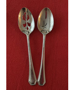 2 Serving Spoons Solid and Pierced Beacon Hill International Silver Stai... - €14,34 EUR