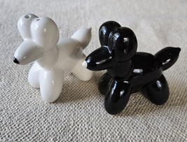Black &amp; White Ballon Dogs Salt &amp; Pepper Shaker Figurine - $258.16 MXN
