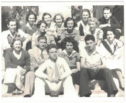 B&amp;W Glossy Photo of Young College Students from 1932 Class Mostly Named - £5.43 GBP