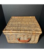 Large Vintage Picnic Basket [Item 820] - £11.06 GBP