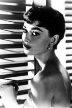 Audrey Hepburn By Blinds Short Hair B&amp;W Poster 18x24 Poster - £19.17 GBP