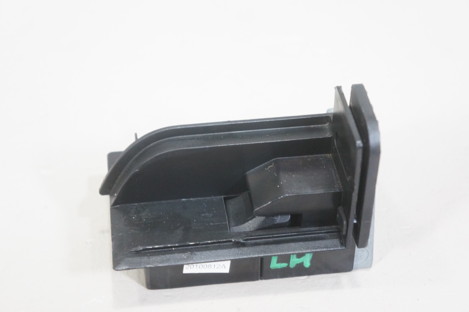 2007-2013 bmw x5 e70 rear left driver side roller blind shade bracket support Item image 2