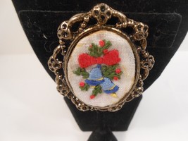 Vintage Embroidery Brooch With Made In Italy Picture Picture Frame  Border - £6.15 GBP