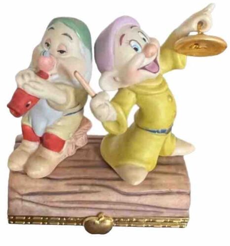 Primary image for Disney Snow White Dopey and Sleepy Bradford Exchange Trinket Box NEW