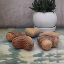 Set of 5 Medium (6cm / 5&quot;) Olive Wood Hearts Carved in the Holy Land, Unique Gif - £39.92 GBP