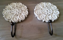 Art Deco Antiqued White Pinwheel Hanging Coat Towel Hook Set 2 4x6 Home   - $27.83