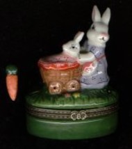 BUNNY RABBIT PUSHING A CART HINGED BOX - £8.69 GBP