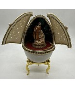 Egg  Diorama Nativity Scene Music Box Plays Silent Night - $790.11 MXN