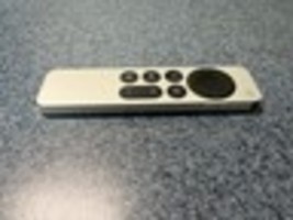 Apple Siri Remote (3rd Gen) A2854 - Silver MNC73AM/A image 4