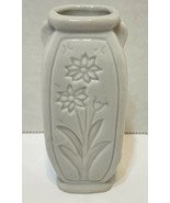 Vintage Small 4 in White Bud Vase Textured Flowers Floral Made in Japan - £14.03 GBP