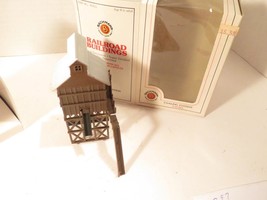 BACHMANN N SCALE -45811 - COALING TOWER-  BUILT UP- FAIR .- BXD -S31UU - $3.56