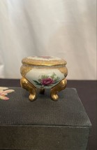 Vintage Porcelain Round Floral Pink Roses Footed Ring Jewelry Trinket Box w/Lid - £10.69 GBP