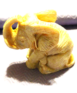 Beautiful cream color elephants figurine - £11.84 GBP