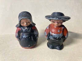 Vintage Set Dale Craft Cast Iron Amish Salt and Peppers Shakers 2.5&quot; - £7.38 GBP