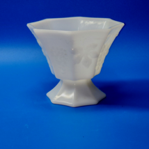 Vintage WESTMORELAND 5&quot; Crystal Milk Glass Grape And Vine Octagon Panel Vase - £22.05 GBP