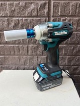 Makita Rechargeable Impact Wrench 18V TW300DZ Main Unit Only - $3,356.22 MXN